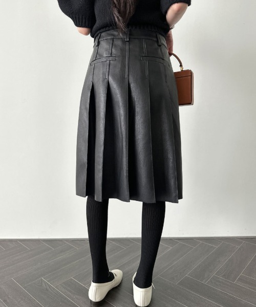 FREE STYLISTS（フリー スタイリスト）の「YUGA_YGMC　Korean-style PU leather wide pleated skirt（スカート・レディース・キャメル/ブラック・M/S/L）」の5枚目の写真