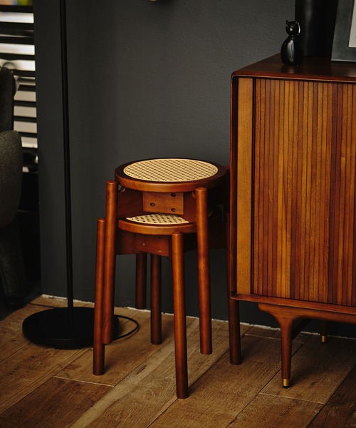 TIMELESS COMFORT（タイムレスコンフォート）の「ecruxe（エクリュクス）CARINA STOOL / カリナ スツール（家具・レディース・ブラウン/ナチュラル・ONE SIZE）」の2枚目の写真