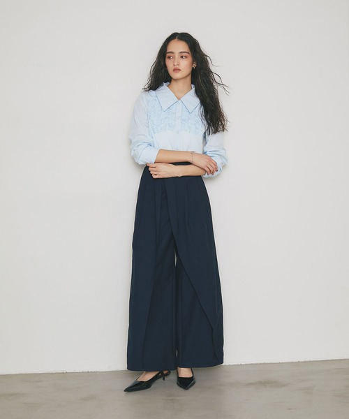ARVELLIA(アルベリア)の「FRILL PANEL BLOUSE(シャツ/ブラウス・レディース・ホワイト/サックスブルー・M)」の3枚目の写真