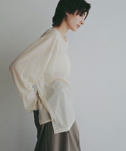 ETRE TOKYO(エトレトウキョウ)の「【ZOZO限定カラー】センターピンタックシアーロンTee(Tシャツ/カットソー・レディース・ブラック/ホワイト/アイボリー/ブルー・FREE)」の17枚目の写真