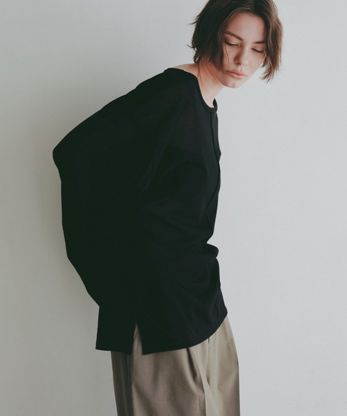 ETRE TOKYO(エトレトウキョウ)の「【ZOZO限定カラー】センターピンタックシアーロンTee(Tシャツ/カットソー・レディース・ブラック/ホワイト/アイボリー/ブルー・FREE)」の13枚目の写真