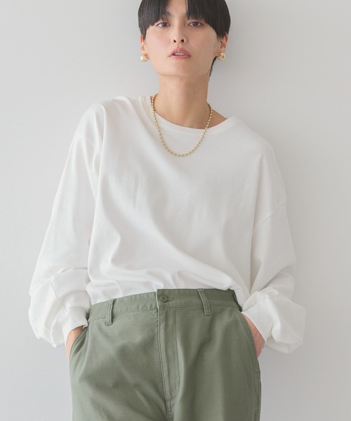 AMERICAN HOLIC(アメリカンホリック)の「【WEB限定】袖ボリュームカットプルオーバー(Tシャツ/カットソー・レディース・ライトベージュ/チャコールグレー/オフホワイト/グリーン・M/L)」の5枚目の写真