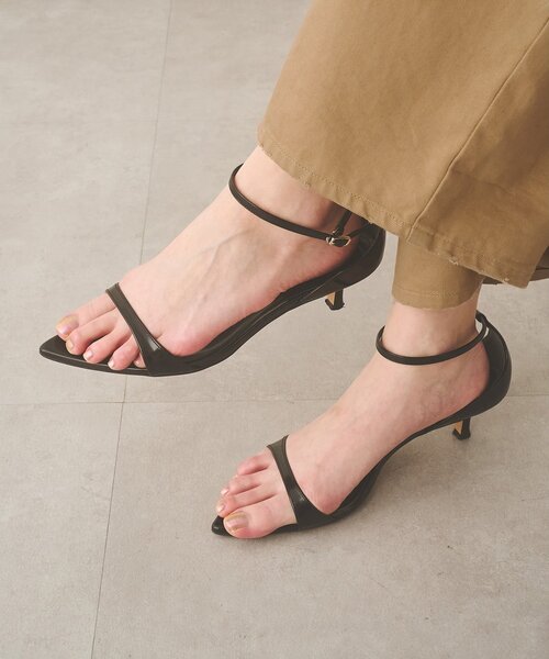 Whim Gazette（ウィムガゼット）の「＜インフルエンサーコラボカラーあり＞【Hoaw.】ストラップサンダル（サンダル・レディース・レモンイエロー/ブラック・37/36/38/35）」の3枚目の写真