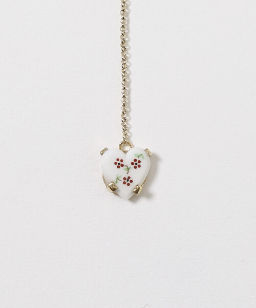 JUNCO Paris(ジュンコパリ)の「Junco Paris/ジュンコパリ vintage porcelain heart earring / BO-26P-FH01-B / ヴィンテージ ハートモチーフ チェーンピアス(ピアス(両耳用)・レディース・レッド/ブルー・ONE SIZE)」の9枚目の写真