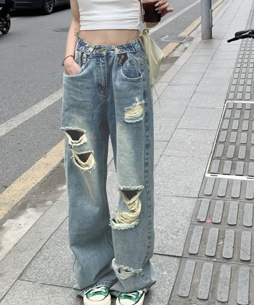 Songe(ソンジュ)の「ウエストボタンダメージワイドデニムパンツ(デニムパンツ・レディース・ブルー・L/M)」の5枚目の写真