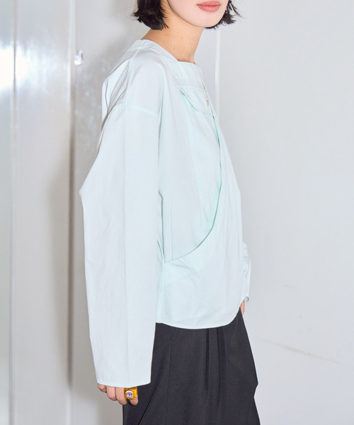 SEEALL（シーオール）の「SEEALL ASYMMETRIC POCKET TOP SAW63 TP302：シャツ（シャツ/ブラウス・レディース・グリーン・38）」の3枚目の写真