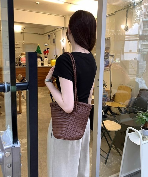 SEU(エスイーユー)の「無地T トップス シンプルVネックTシャツ 【オフィスカジュアル】【きれいめカジュアル】 レディース韓国風(Tシャツ/カットソー・レディース・グレー/ホワイト/ブラック・フリー)」の18枚目の写真