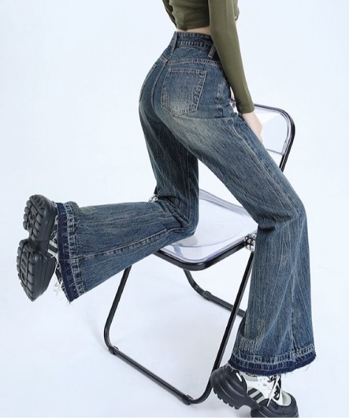 Alvia(アルビア)の「レトロ フレアデニムパンツ(デニムパンツ・レディース・ブルー・S/M/L)」の2枚目の写真