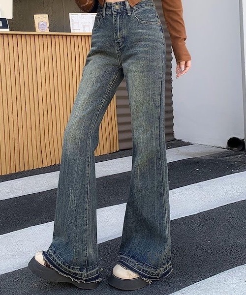 Alvia(アルビア)の「レトロ フレアデニムパンツ(デニムパンツ・レディース・ブルー・S/M/L)」の5枚目の写真