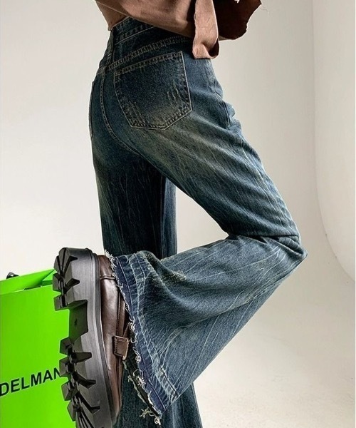 Alvia(アルビア)の「レトロ フレアデニムパンツ(デニムパンツ・レディース・ブルー・S/M/L)」の6枚目の写真