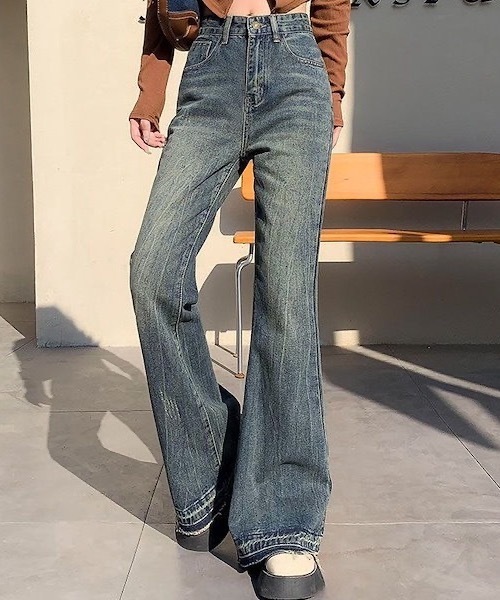 Alvia(アルビア)の「レトロ フレアデニムパンツ(デニムパンツ・レディース・ブルー・S/M/L)」の7枚目の写真