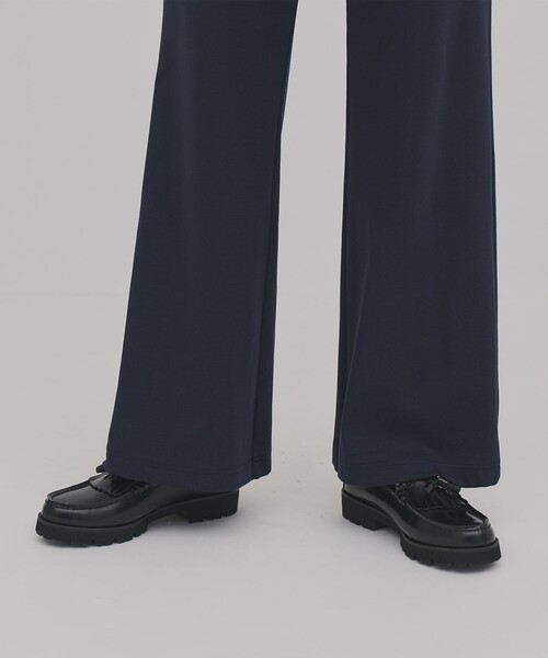 PUBLIC TOKYO（パブリックトウキョウ）の「【2026年春新作】ミニレイヤードフレアジャージーパンツ（その他パンツ・レディース・ネイビー/グレー・1/2）」の9枚目の写真