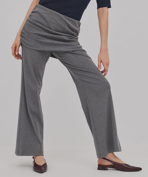 PUBLIC TOKYO（パブリックトウキョウ）の「【2026年春新作】ミニレイヤードフレアジャージーパンツ（その他パンツ・レディース・ネイビー/グレー・1/2）」の4枚目の写真