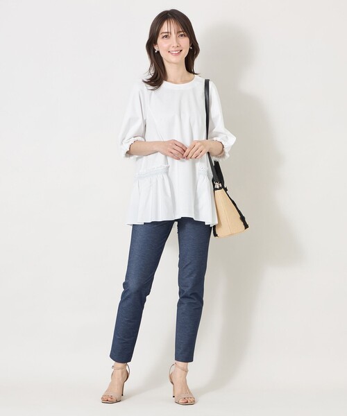 TO BE CHIC(トゥー ビー シック)の「スモッキング ティアードチュニック(Tシャツ/カットソー・レディース・ブラック/ネイビー/オフホワイト・40)」の4枚目の写真