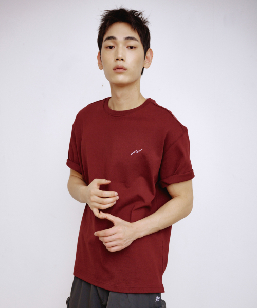 KALAPATTHAR(カラパタール)の「BACK KP TIGER GRAPHIC SHORT-SLEEVED T-SHIRT - WINE(Tシャツ/カットソー・メンズ・その他・MEDIUM/LARGE/X-LARGE)」の2枚目の写真