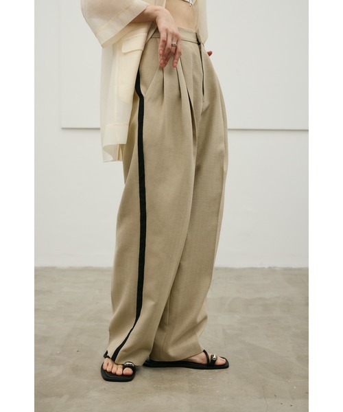 STYLEMIXER(スタイルミキサー)の「セットアップバイカラーパンツ(その他パンツ・レディース・ホワイト/ベージュ/ネイビー・SMALL/MEDIUM)」の3枚目の写真