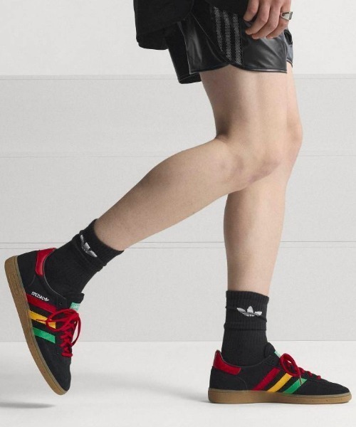 adidas(アディダス)の「ADIDAS Jamaica Handball Spezial(アディダス ジャマイカ ハンドボール スペツィアル_)(スニーカー・メンズ・ブラック系・23cm/24cm/25cm/26cm/27cm/28cm)」の1枚目の写真