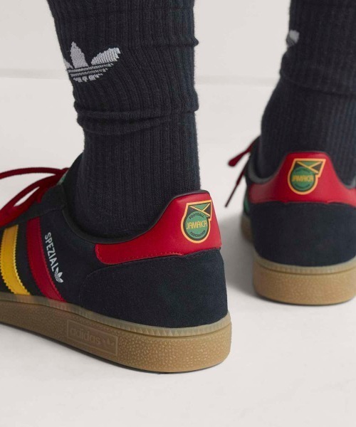 adidas(アディダス)の「ADIDAS Jamaica Handball Spezial(アディダス ジャマイカ ハンドボール スペツィアル_)(スニーカー・メンズ・ブラック系・23cm/24cm/25cm/26cm/27cm/28cm)」の14枚目の写真