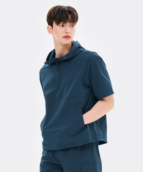 CHASECULT(チェイスカルト)の「共用クールストレッチフードアノラック半袖Tシャツ-FBRU5825D0N(Tシャツ/カットソー・メンズ・ブルー・90/95/100/105)」の2枚目の写真