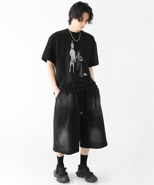 minsobi(ミンソビ)の「ダーティスプレーグラデーション ワイドスウェットハーフパンツ ユニセックス(スウェットパンツ・メンズ・ブラック/グレー・FREE)」の12枚目の写真