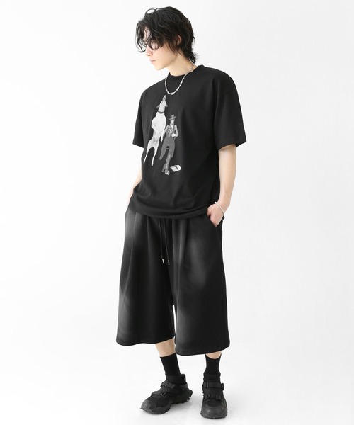 minsobi(ミンソビ)の「ダーティスプレーグラデーション ワイドスウェットハーフパンツ ユニセックス(スウェットパンツ・メンズ・ブラック/グレー・FREE)」の15枚目の写真