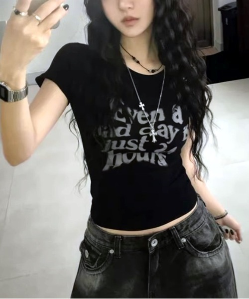 SHEENA(シーナ)の「【新色追加・4色展開】メッセージロゴスリムフィットTシャツ(Tシャツ/カットソー・レディース・ブラック/ホワイト/ライトブルー/イエロー系・M)」の10枚目の写真