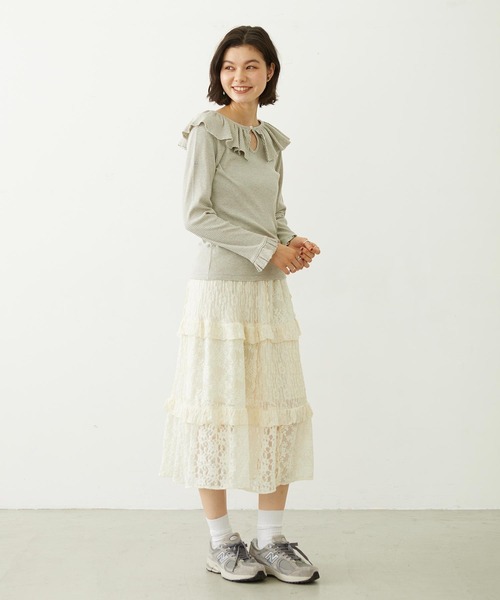 MILKFED.(ミルクフェド)の「2WAY RUFFLE COLLAR STRIPED L/S TOP(Tシャツ/カットソー・レディース・グレー/ブラック/レッド・ONE SIZE)」の7枚目の写真