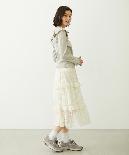 MILKFED.(ミルクフェド)の「2WAY RUFFLE COLLAR STRIPED L/S TOP(Tシャツ/カットソー・レディース・グレー/ブラック/レッド・ONE SIZE)」の11枚目の写真