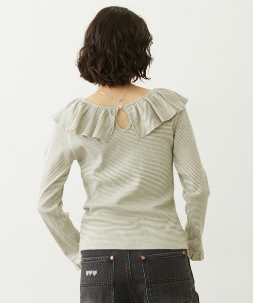 MILKFED.(ミルクフェド)の「2WAY RUFFLE COLLAR STRIPED L/S TOP(Tシャツ/カットソー・レディース・グレー/ブラック/レッド・ONE SIZE)」の13枚目の写真