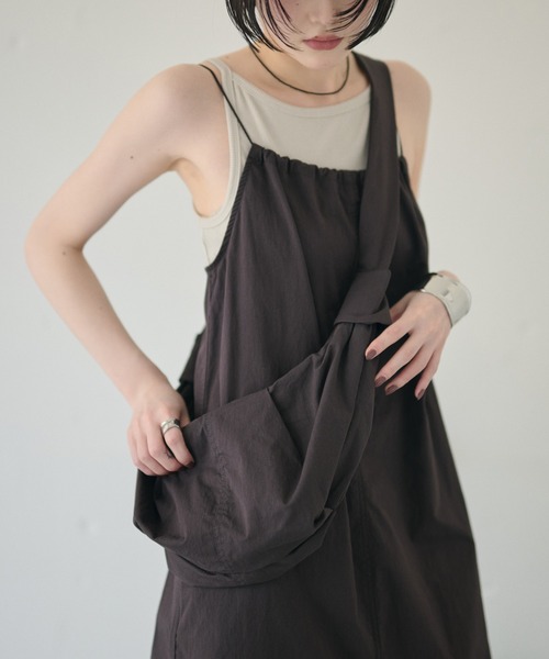 LAULEN(ローレン)の「cotton nylon code strap dress set /コードストラップキャミソールドレスバッグセット(ワンピース・レディース・ブラウン/ネイビー・FREE)」の18枚目の写真