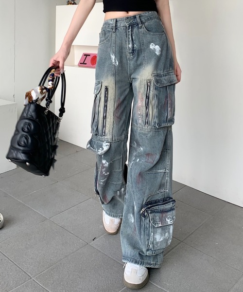 AMAJI(アマジ)の「グラフィティプリント ワイド デニムパンツ(デニムパンツ・レディース・ブルー・SMALL/MEDIUM/LARGE/X-LARGE)」の3枚目の写真