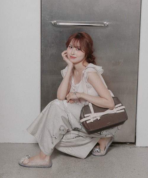 OLIVE des OLIVE(オリーブデオリーブ)の「ラッフルオフショルブラウス(シャツ/ブラウス・レディース・ブラック/ドット/ピンク・FREE)」の11枚目の写真
