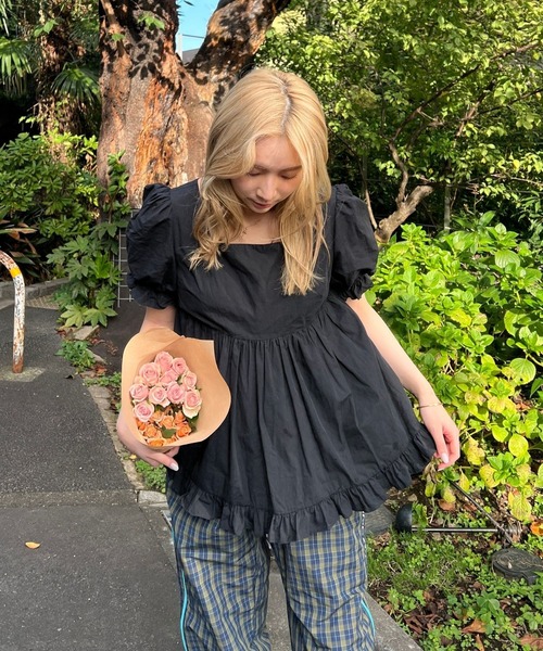BLOOMING CHARM(ブルーミングチャーム)の「Frill Gather Puff Top(Tシャツ/カットソー・レディース・ブラック/ブラウン系その他/ピンク/ホワイト系その他・FREE)」の17枚目の写真