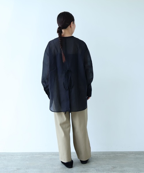 yuni(ユニ )の「Cotton Nylon sheer back ribbon shirt(シャツ/ブラウス・レディース・グレー/ブラック・FREE)」の4枚目の写真