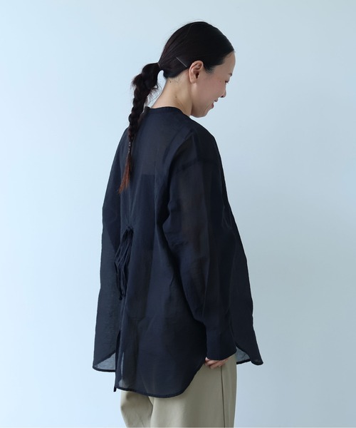 yuni(ユニ )の「Cotton Nylon sheer back ribbon shirt(シャツ/ブラウス・レディース・グレー/ブラック・FREE)」の6枚目の写真
