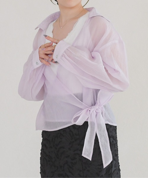 MISCH MASCH(ミッシュマッシュ)の「2026春夏新作 シアーカシュクールブラウス(シャツ/ブラウス・レディース・パープル/ホワイト・フリ-)」の4枚目の写真