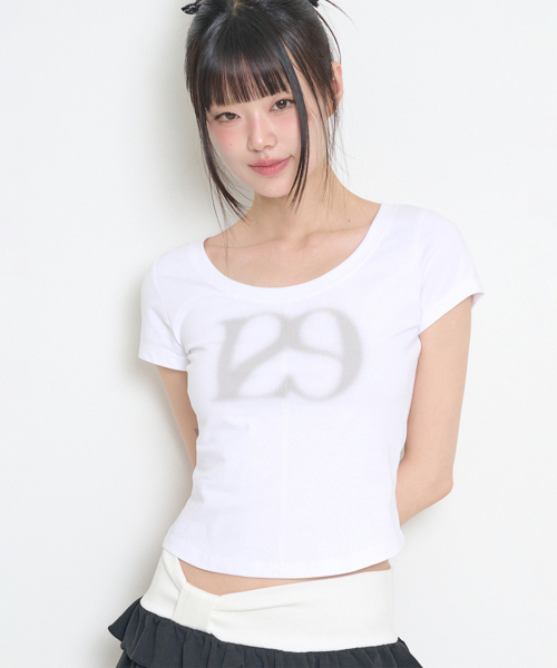 ILLIGO(イリゴ)の「129 ベーシックスリムTシャツ ホワイト(Tシャツ/カットソー・レディース・その他・OS)」の2枚目の写真