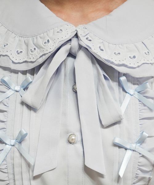 axes femme POETIQUE(アクシーズファムポエティック)の「リボン付きレース丸衿BL(シャツ/ブラウス・レディース・ブラック/サックスブルー/ホワイト・MEDIUM)」の6枚目の写真