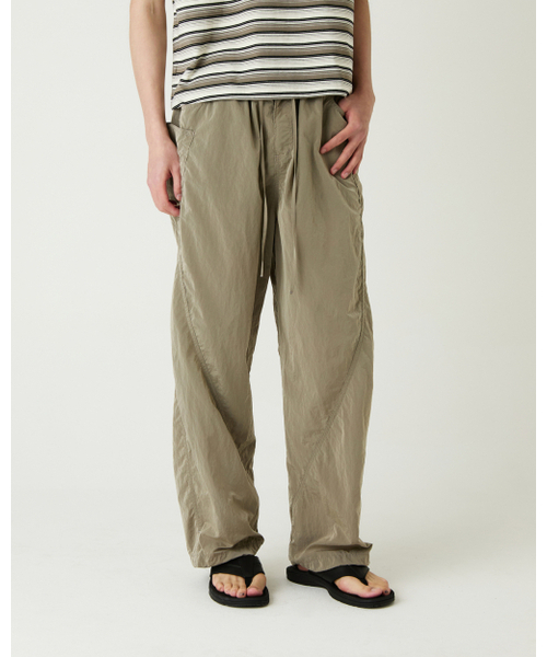 THEENDQUESTION（ジエンドクエスチョン）の「Puckering nylon pants / BEIGE（その他パンツ・レディース・その他・1/2）」の9枚目の写真