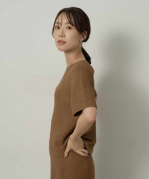 UNTITLED(アンタイトル)の「【セットアップ可/ストレッチ性】ドライタッチニットプルオーバー(ニット/セーター・レディース・ダークブラウン/ブラック/アイボリー・00/02/04/44/48)」の16枚目の写真
