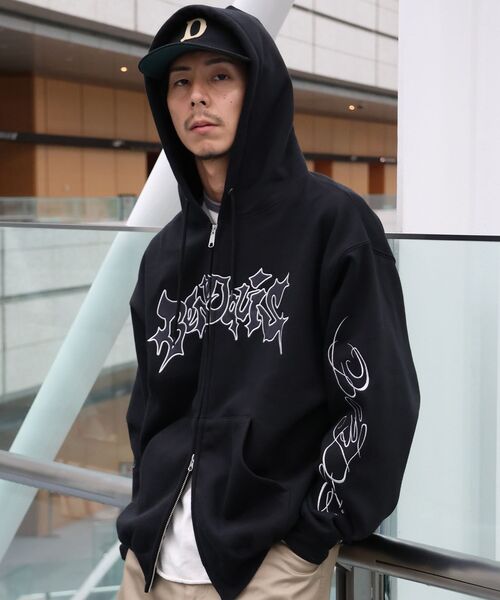 BEN DAVIS(ベンデイビス)の「【BEN DAVIS(ベンデイビス)】SPIKY LOGO ZIP HOODIE / ジップフーディ ツイルワッペン 刺繍 フロントロゴ 裏起毛 ストリート カジュアル ユニセックス(パーカー・メンズ・ネイビー/グレー/その他1/ブラック・LARGE/MEDIUM/X-LARGE)」の1枚目の写真