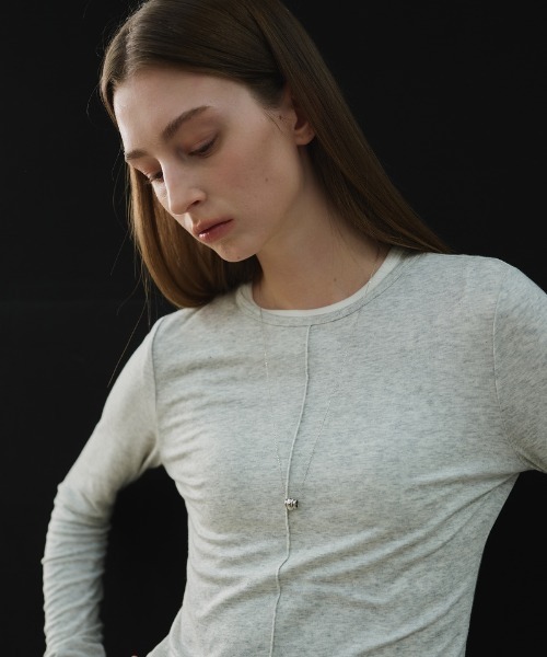 GENERAL IDEA(ジェネラルアイデア)の「GENERAL IDEA/ジェネラルアイディア ENCEL ROUND NECK PINTUCK T-SHIRTS テンセルラウンドネックピンタックTシャツ シアー シンプル 無地 スリムフィット タイト レディース 秋 秋服 2026年秋冬(Tシャツ/カットソー・レディース・グリーン/ライトグレー/ネイビー・S/M/L/XL)」の7枚目の写真