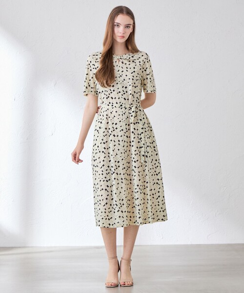 MACKINTOSH LONDON（マッキントッシュ ロンドン）の「ジオメトリックプリントワンピース（ワンピース・レディース・ネイビー/ベージュ・40/38）」の4枚目の写真
