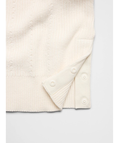 BANANA REPUBLIC FACTORY STORE(バナナリパブリック ファクトリーストア)の「BANANA REPUBLIC FACTORY STORE コットン テクスチャードリブ サイドボタンセーター(ニット/セーター・レディース・オリーブ/ホワイト/ピンク・S/M/L/XS)」の7枚目の写真