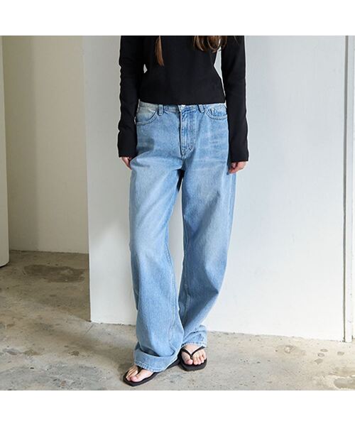 AENE(エイネ)の「レーザー バレルデニムパンツ(ブルー)(デニムパンツ・レディース・ブルー・SMALL/MEDIUM/LARGE)」の1枚目の写真
