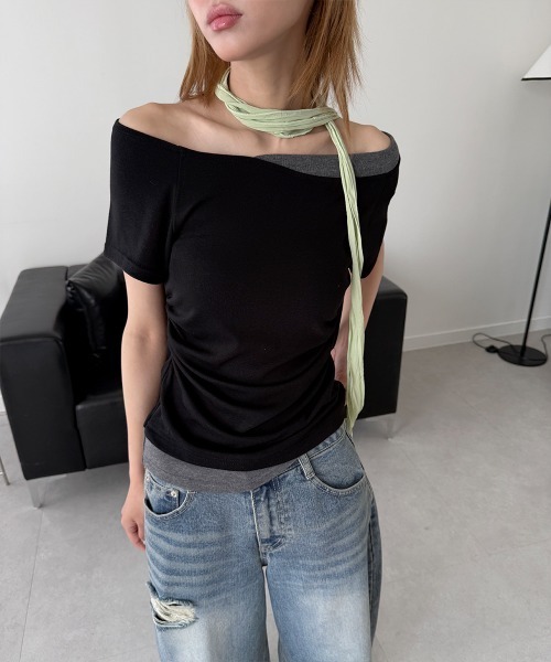 4INT.(フォイント)の「アシメ 配色 サイド シャーリング 半袖 Tシャツ(Tシャツ/カットソー・レディース・アクア/チャコール/グレー/ブラック・FREE)」の3枚目の写真