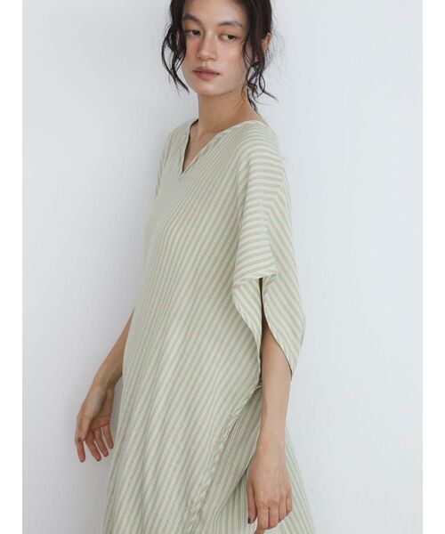 FIKA.(フィーカ)の「Striped skipper onepiece(ワンピース・レディース・グリーン系その他3/ベージュ/ホワイト/パープル系その他・MEDIUM)」の7枚目の写真