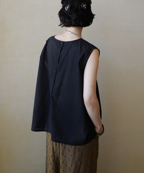 JOURNAL STANDARD LUXE(ジャーナルスタンダード ラックス)の「【SOIL/ソイル】 60s CAMBRIC NO/SL SMOCK(シャツ/ブラウス・レディース・ブラック/カーキ・2)」の1枚目の写真