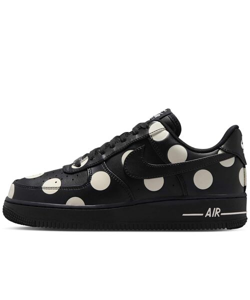 NIKE(ナイキ)の「ナイキ エア フォース 1 '07 ウィメンズシューズ / Nike Air Force 1 '07 Women's Shoes IR8647-001 Black(スニーカー・レディース・ブラック・23.5/23/22.5/25.5/25/24.5/24/26/22)」の3枚目の写真