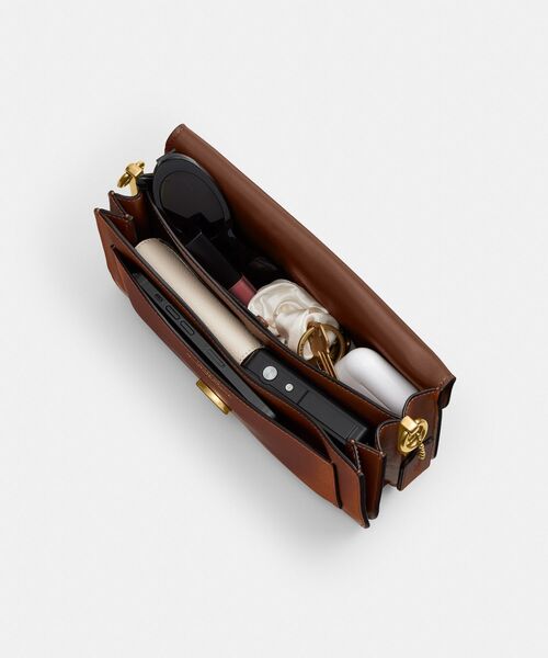 COACH(コーチ)の「タビー ショルダー バッグ 26・ラブド レザー(ショルダーバッグ・レディース・ブラウン系その他・ONE)」の8枚目の写真
